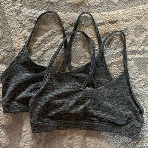 Set of 2 grey sports bras